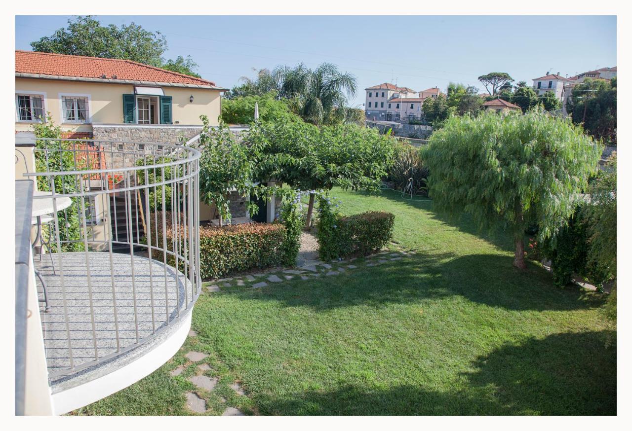 Casa Vacanze Nel Giardino Di Renzo Imperia Bagian luar foto