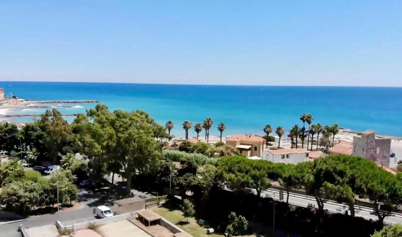Casa Vacanze Nel Giardino Di Renzo Imperia Bagian luar foto